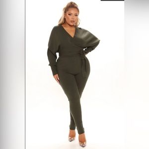 Green two piece set. Fashion Nova.